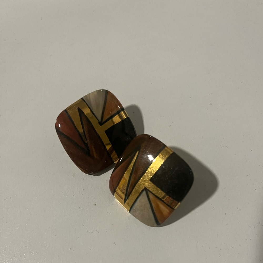Art deco natural-tone earrings